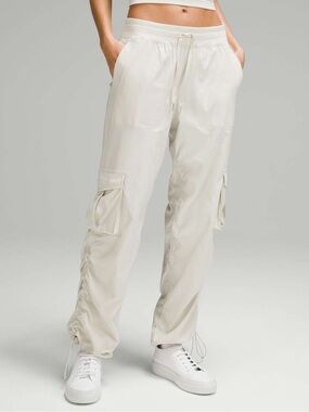 Lululemon Women’s Dance Studio Relaxed-Fit Mid-Rise Cargo Pant size 6 in bone